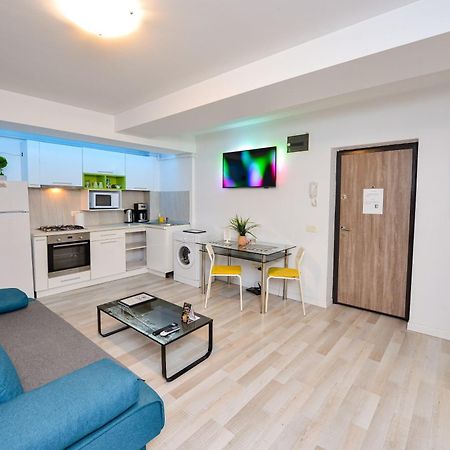 Pierre Cardin Deluxe Apartment With Terrace By Magniflex Bucharest Exterior photo
