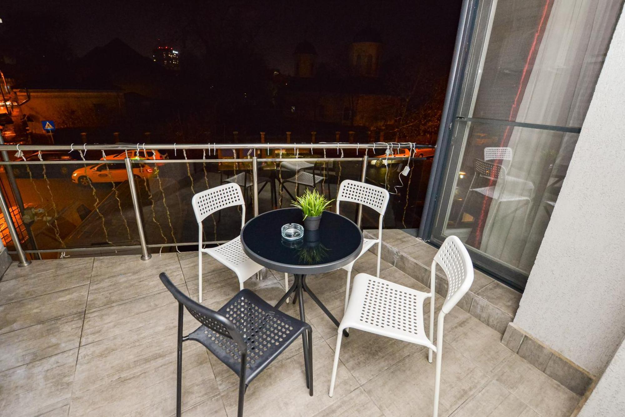 Pierre Cardin Deluxe Apartment With Terrace By Magniflex Bucharest Exterior photo